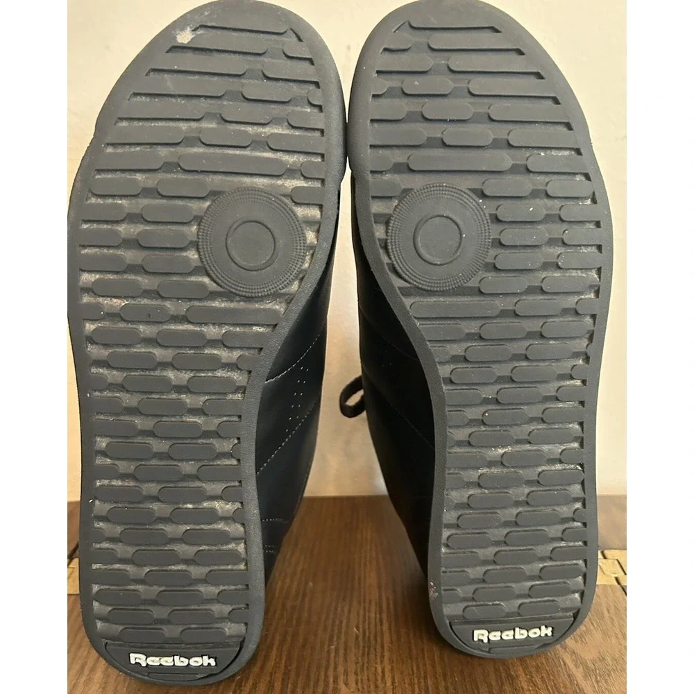 Reebok Women's‎ Low Classic Princess Black Sneakers Size 9.5